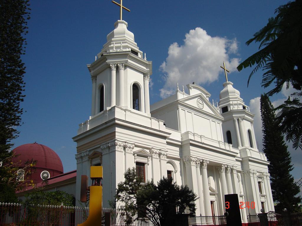 Hotel Santamaria Airport North / Alajuela Downtown Exterior photo